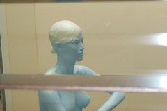 Mannequin in Magritte style / Detail